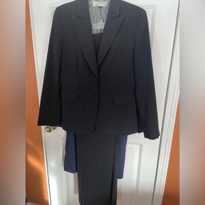 Tahari Women’s Pantsuit Suit